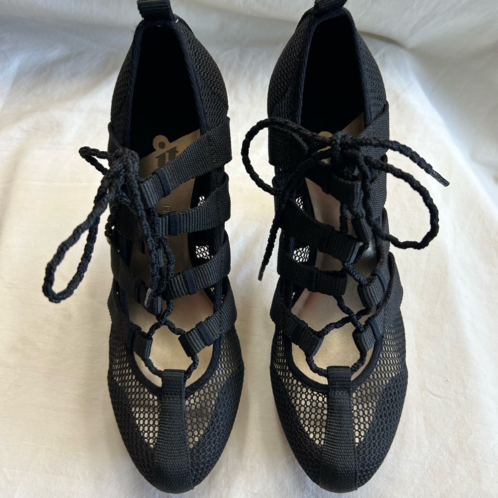 NWB Isabel Toledo Heels Color Black Women Size 9.5